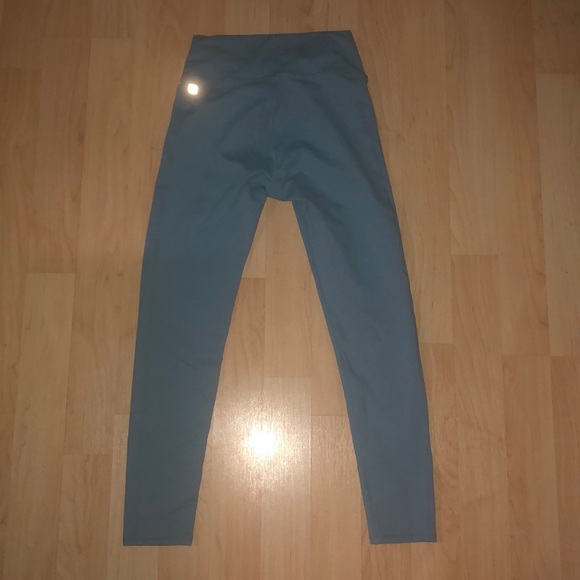 Fabletics Blue Leggings - Picture 2 of 3